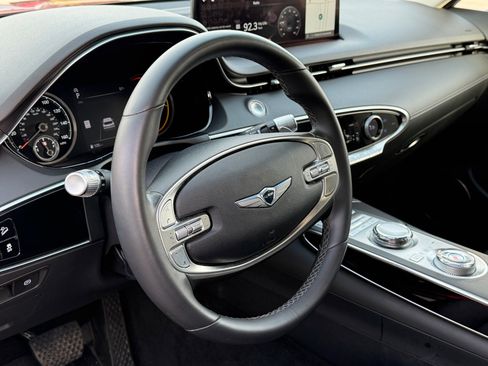 Used 2025 Genesis GV70 2.5T image 11