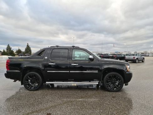Used 2013 Chevrolet Avalanche LTZ image 4