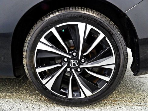 Used 2016 Honda Accord EX image 18