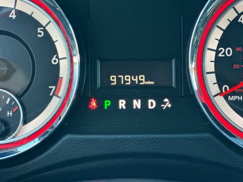 Used 2017 Dodge Grand Caravan SXT FWD image 23