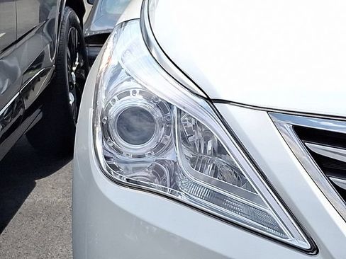 Used 2016 Hyundai Azera Limited FWD image 3