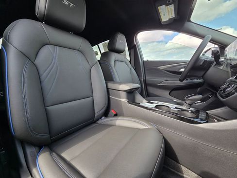 New 2026 Buick Envista Sport Touring image 28