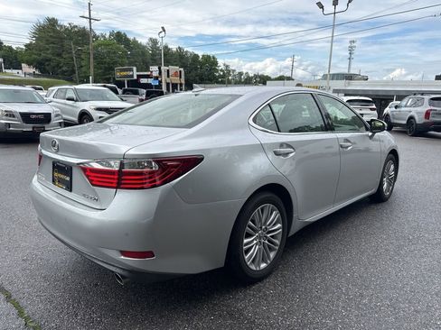 Used 2013 Lexus ES 350 w/ Luxury Pkg FWD image 6