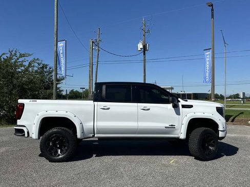 Used 2024 GMC Sierra 1500 Elevation w/ LPO, Elevation Black Package AWD/4WD image 5