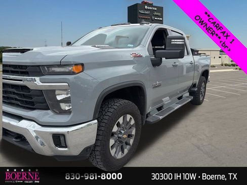 Used 2024 Chevrolet Silverado 2500 LT w/ Texas Edition image 4