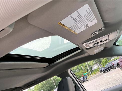 Used 2021 Toyota Sienna XLE FWD image 21
