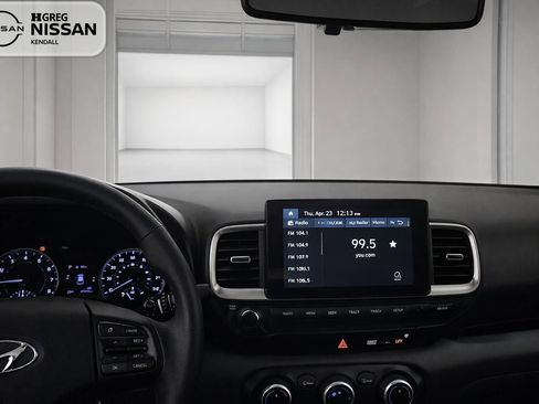 Used 2020 Hyundai Venue SEL FWD image 10