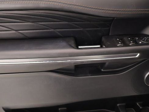 Used 2021 Ford Expedition Max Platinum image 18