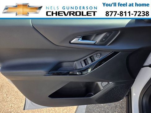 New 2026 Chevrolet Equinox LT w/ Convenience Package II AWD/4WD image 16