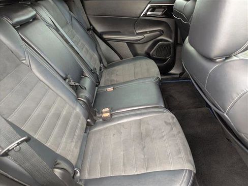 Used 2023 Mitsubishi Outlander SE image 21