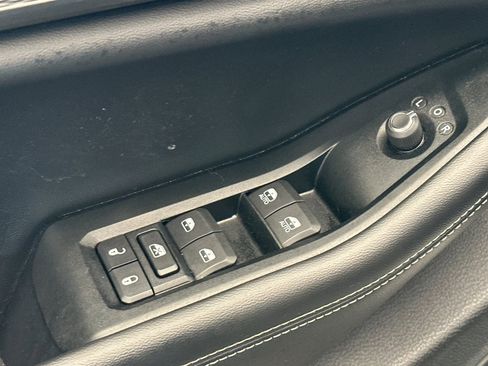 Used 2023 Jeep Grand Cherokee L Laredo AWD/4WD image 12