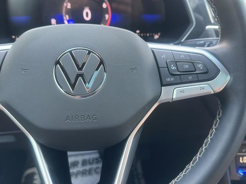 Used 2023 Volkswagen Tiguan SE AWD/4WD image 26