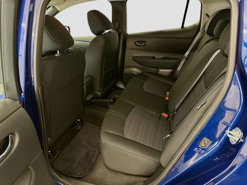 Used 2025 Nissan Leaf S image 28