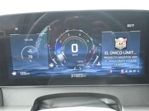 Used 2025 Chevrolet Traverse LT FWD image 14