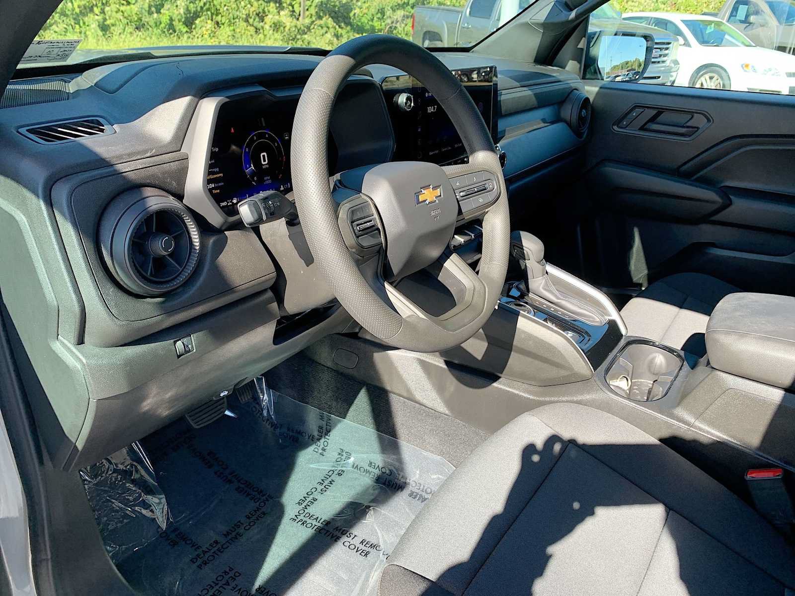 Certified 2025 Chevrolet Colorado W/T AWD/4WD image 10