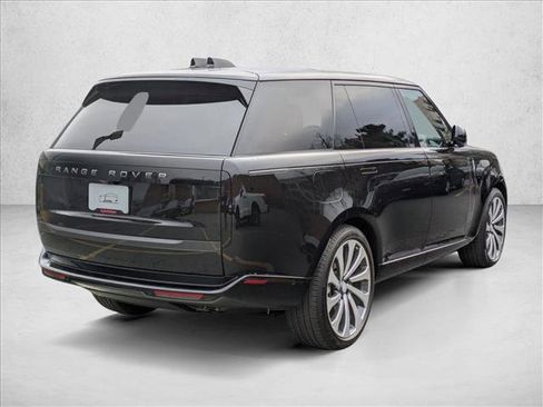 New 2025 Land Rover Range Rover Long Wheelbase SE image 2
