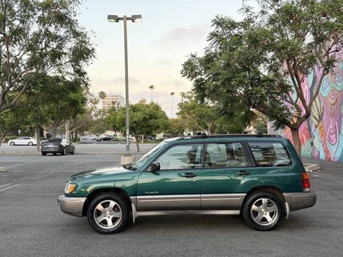 Used 1998 Subaru Forester S AWD/4WD image 3