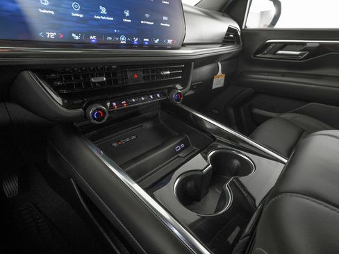 Used 2026 Chevrolet Suburban Z71 w/ Z71 Off-Road Package image 27