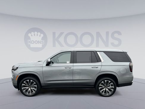Used 2025 Chevrolet Tahoe High Country image 2