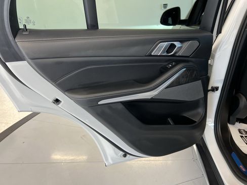 Used 2024 BMW X5 xDrive40i w/ Premium Package image 39