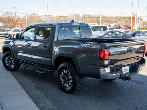 Used 2019 Toyota Tacoma TRD Off-Road image 3