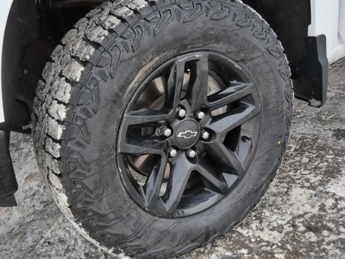 Used 2024 Chevrolet Silverado 1500 LT Trail Boss w/ Convenience Package II image 15