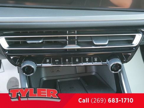 New 2026 Chevrolet Traverse LT w/ Midnight/Sport Edition AWD/4WD image 30