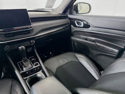 Used 2024 Jeep Compass Trailhawk image 27