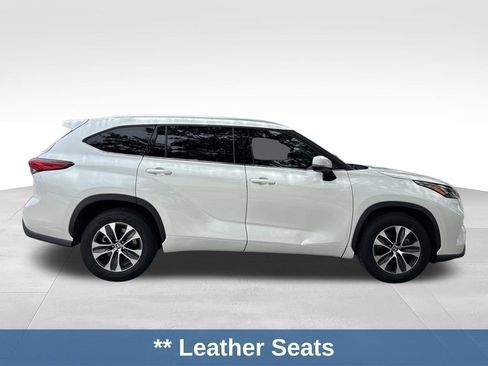 Used 2020 Toyota Highlander XLE FWD image 7