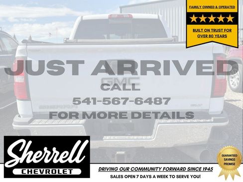 Used 2018 GMC Sierra 3500 SLT w/ Driver Alert Package image 4