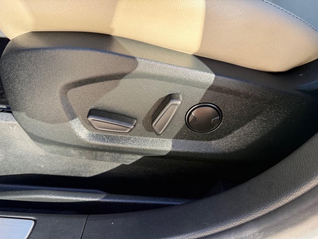 Used 2022 Ford Edge Titanium AWD/4WD image 19