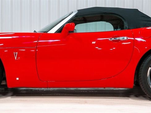 Used 2007 Pontiac Solstice Convertible w/ Premium Package image 4