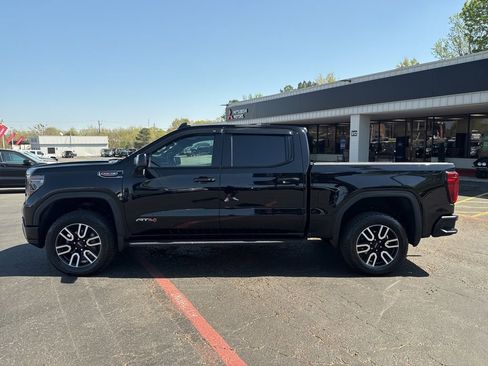 Used 2025 GMC Sierra 1500 AT4 w/ AT4 Premium Package AWD/4WD image 9