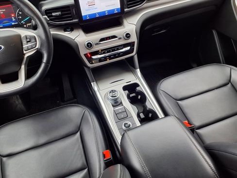 Used 2023 Ford Explorer XLT w/ Equipment Group 202A image 11