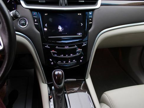 Used 2016 Cadillac XTS Luxury image 24