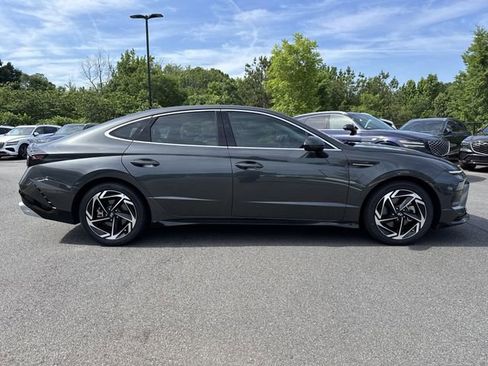 Certified 2024 Hyundai Sonata SEL w/ Convenience Package FWD image 8