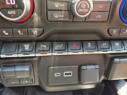 Used 2022 Chevrolet Silverado 3500 High Country AWD/4WD image 35