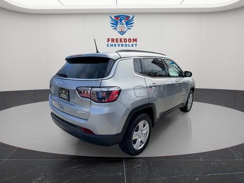 Used 2022 Jeep Compass Latitude w/ Convenience Group AWD/4WD image 6