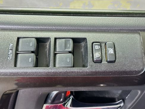 Certified 2021 Toyota 4Runner Venture w/ Moonroof Package AWD/4WD image 17