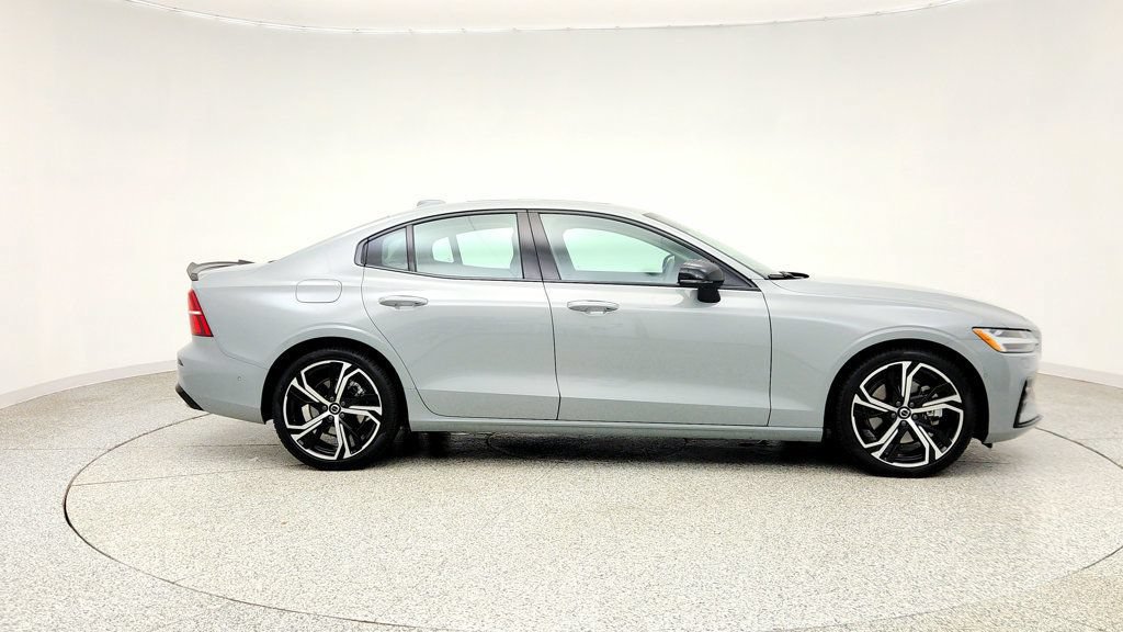 Used 2024 Volvo S60 B5 Plus w/ Climate Package FWD image 4
