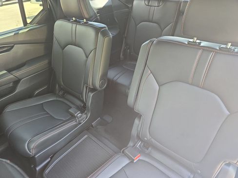 Used 2024 Honda Pilot TrailSport image 15