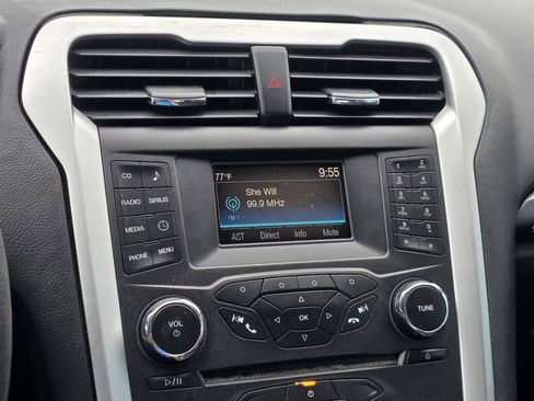 Used 2016 Ford Fusion SE FWD image 14