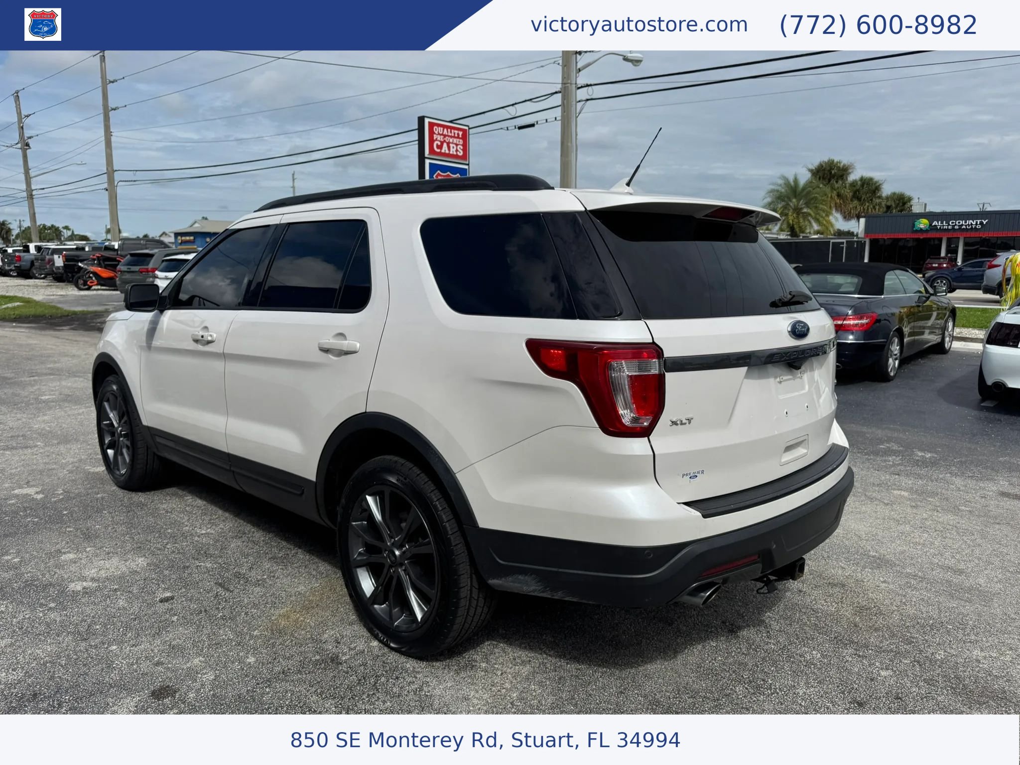 Used 2018 Ford Explorer XLT w/ Equipment Group 202A AWD/4WD image 5