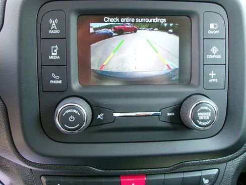 Used 2017 Jeep Renegade Altitude AWD/4WD image 16