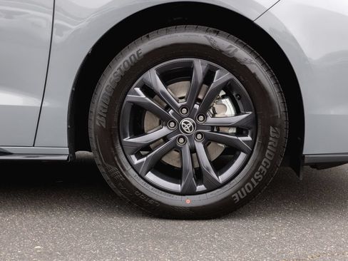 New 2026 Toyota Sienna XSE AWD/4WD image 4