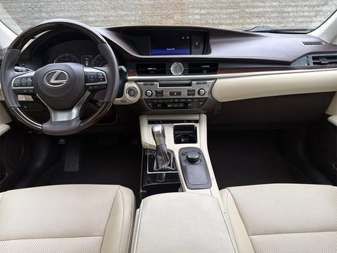 Used 2016 Lexus ES 350 w/ Premium Package w/Wood Trim image 21