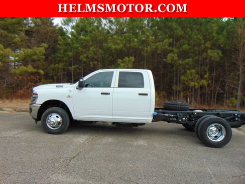 New 2026 RAM 3500 Tradesman w/ Chrome Appearance Group A AWD/4WD image 5