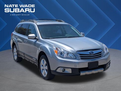 Used 2011 Subaru Outback 2.5i Limited AWD/4WD image 1