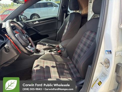Used 2017 Volkswagen Golf 4-Door FWD image 10