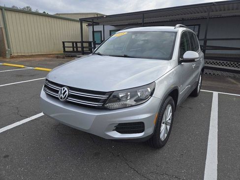 Used 2018 Volkswagen Tiguan Limited w/ Premium Package FWD image 1